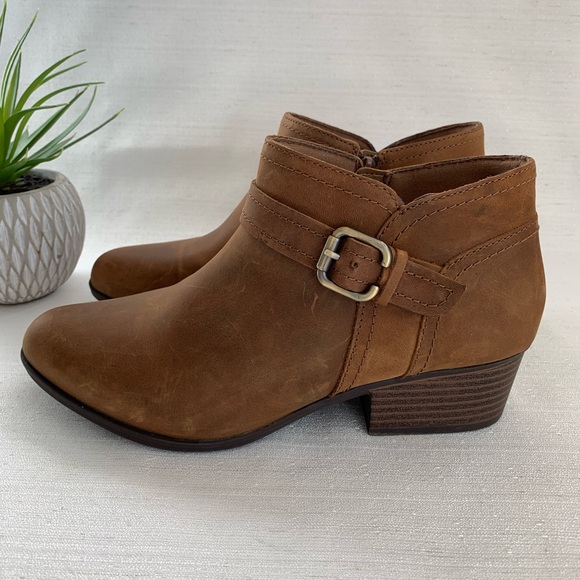 Clarks Adreena Dark Tan Nubuck Leather Mid Stacked Heel Booties Woman’s 9.5M - Picture 5 of 12